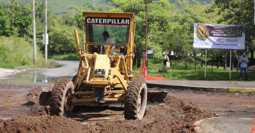 EL Gobierno de Tepic Rehabilita Vialidades en Lagos del Country
