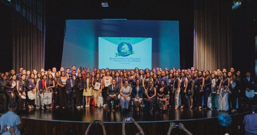 Entrega UAN Reconocimiento Ocelote a la Excelencia Académica