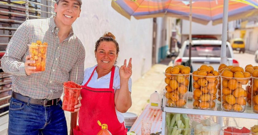 Héctor Santana autoriza instalación gratuita de comerciantes este 20 de Noviembre