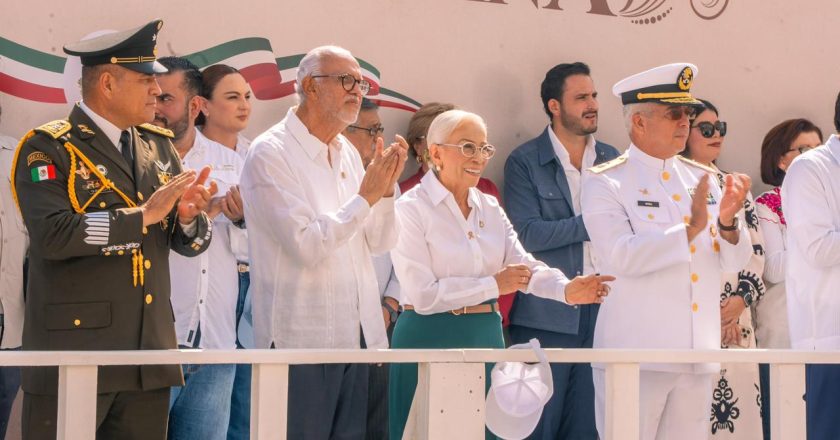 Gobernador preside desfile del CXV Aniversario de la Revolución Mexicana en Nayarit