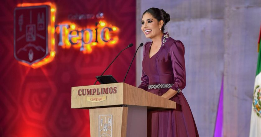 Ante miles de tepicenses: Geraldine comparte resultados de cuatro años de transformación