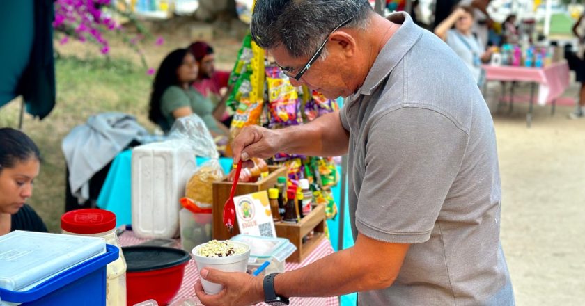 Familias disfrutaron del Bazar Joven y el TukiCine en el Parque Lineal