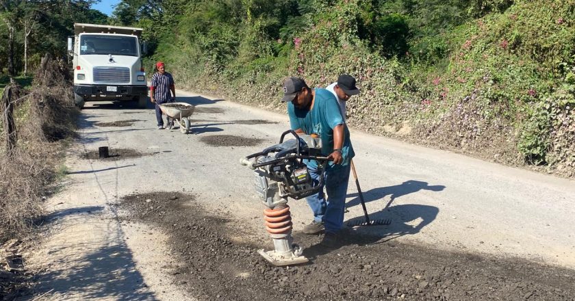 GOBIERNO DEL BIEN AVANZA CON OBRAS DE BACHEO