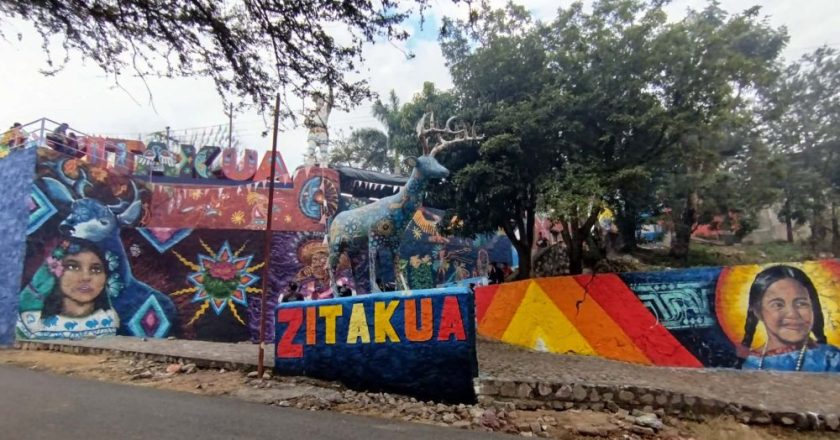 LA ZITÁCUA BRILLA CON ARTE Y TRADICIÓN