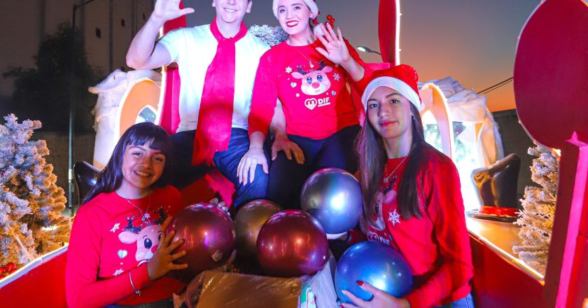 Recorre Héctor Santana más de 15 localidades de Bahía de Banderas con impresionante Desfile Navideño