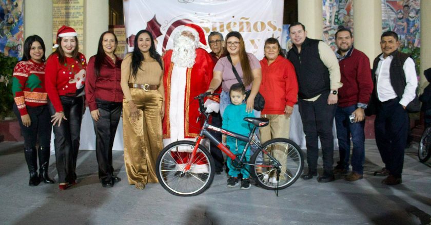 Vive Xalisco la magia de la Navidad con la Súper Posada
