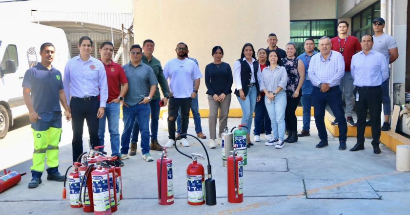 IMSS Nayarit capacita a su personal en uso y manejo de extintores