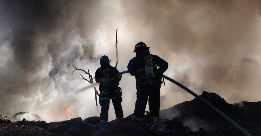 Puerto Vallarta atiende reporte de incendio en pastizal