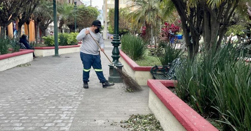 ASEO PÚBLICO REFUERZA LIMPIEZA EN EL CENTRO DE TEPIC