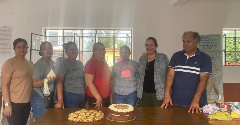 IMPULSA DIF ACAPONETA CAPACITACIÓN EN REPOSTERÍA