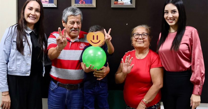 DIF TEPIC FORTALECE EL ENTORNO FAMILIAR DE UN NIÑO