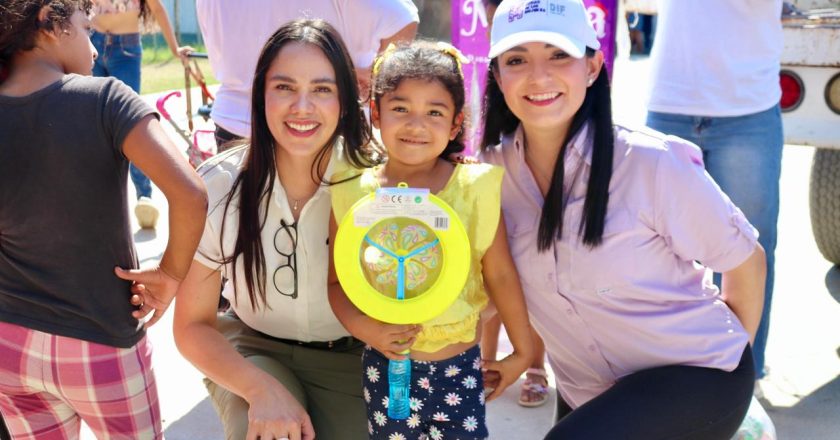 Lleva DIF la alegría de los reyes al Zancudo