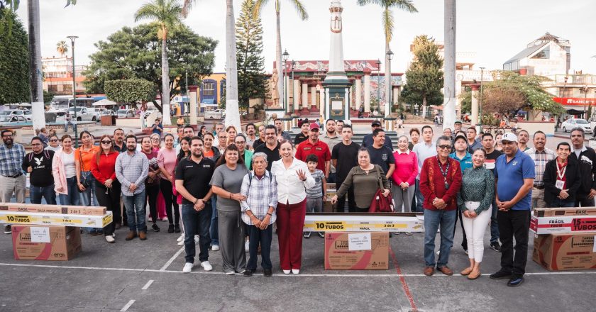 ENTREGAN CALENTADORES SOLARES EN XALISCO