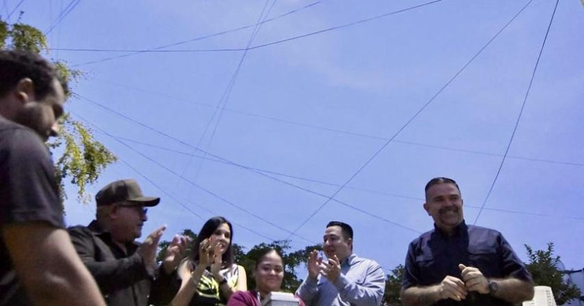 “Mazatlán Brilla” ilumina los fraccionamientos Pradera Dorada 3, 4, 5 y 7