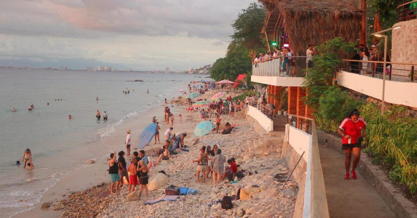 Gobierno de Luis Munguía Presenta: First Sunset 2026