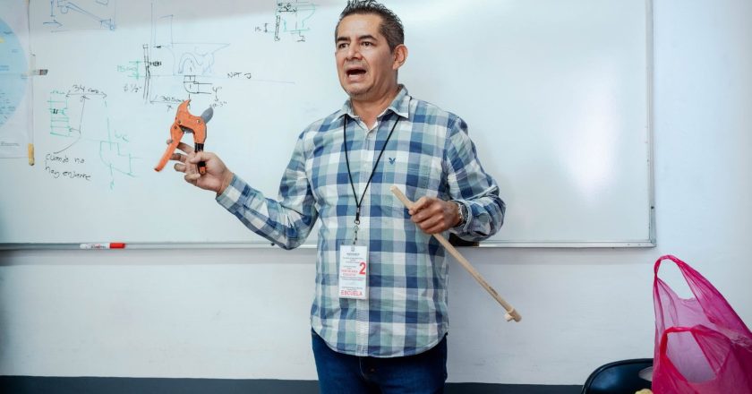 SSPC CAPACITA EN FONTANERÍA Y SASTRERÍA EN EL CERESO