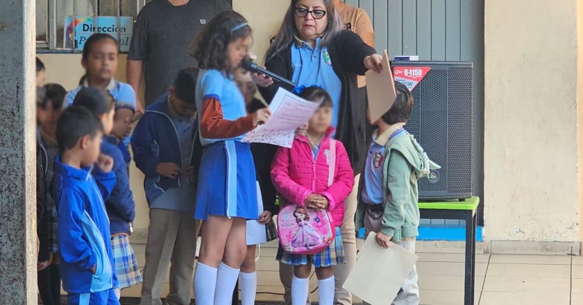 ¡EMOTIVO LUNES CÍVICO LLENO DE VALORES Y ORGULLO EN TEPIC!