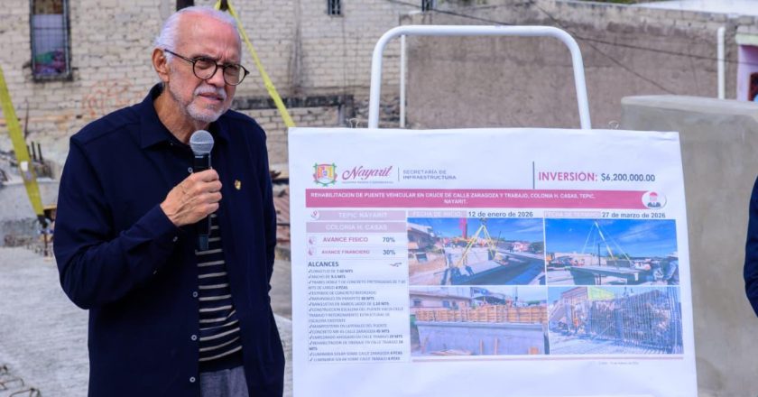 Gobernador supervisa avance del puente en la colonia Heriberto Casas