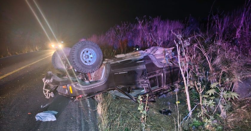 Atienden Bomberos Estatales hecho de tránsito en la carretera Tepic – Guadalajara