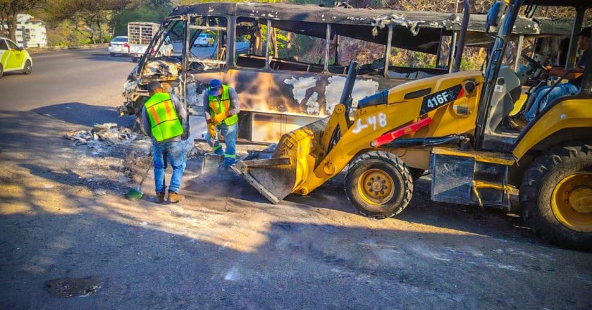 REFUERZA SERVICIOS EFICIENTES LABORES DE LIMPIEZA EN PUERTO VALLARTA