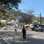 AVANZAN MANIOBRAS PARA RETIRAR VEHÍCULOS PESADOS EN DISTINTAS VIALIDADES