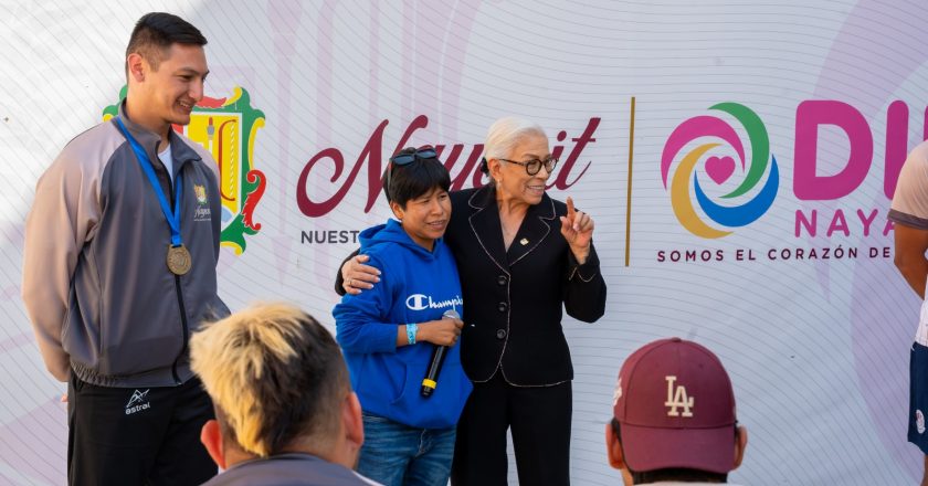 BEATRIZ ESTRADA IMPULSA A LA JUVENTUD NAYARITA PARA HACER REALIDAD SUS SUEÑOS