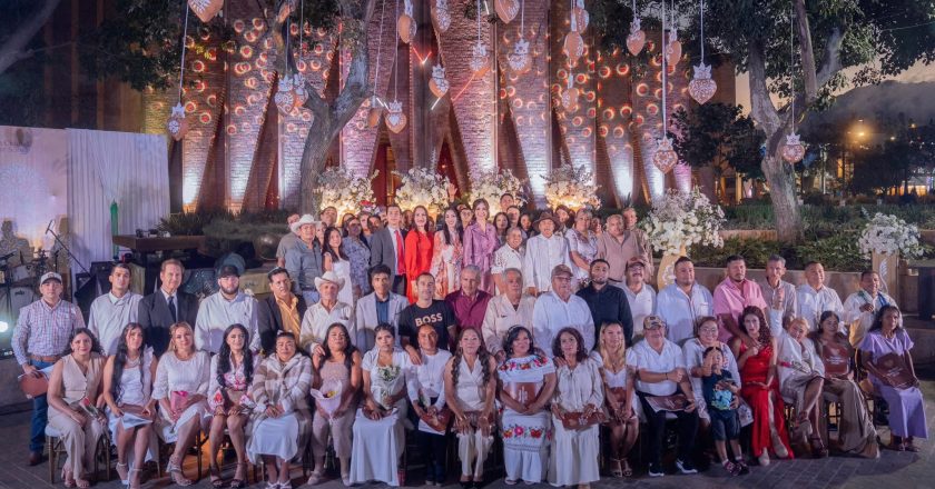 ¡40 PAREJAS DIERON EL “SÍ” EN LAS BODAS COLECTIVAS DE TEPIC!