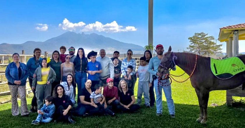 NIÑAS Y NIÑOS DE CORAICÁN VIVEN EMOTIVA JORNADA DE EQUINOTERAPIA EN TEPIC
