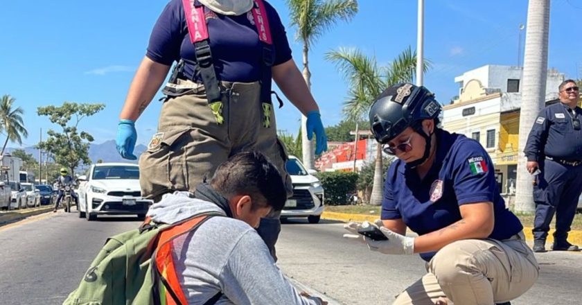 ATIENDEN ATROPELLAMIENTO EN BULEVAR RIVIERA NAYARIT