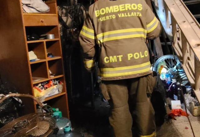 ATIENDEN INCENDIO EN VIVIENDA EN COLONIA DEL CERRO