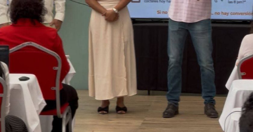 HÉCTOR SANTANA FORTALECE LA PROFESIONALIZACIÓN EMPRESARIAL EN Bahía de Bandera