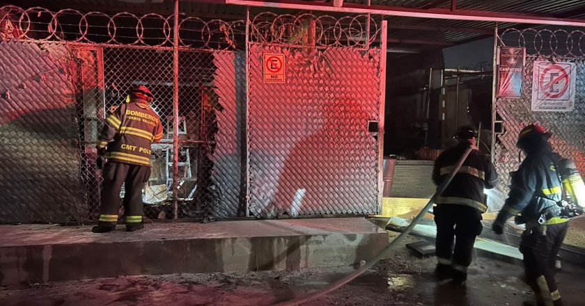 CONTROLAN INCENDIO EN CARPINTERÍA DE PITILLAL CENTRO