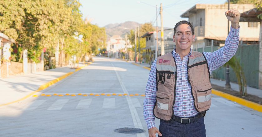 Héctor Santana ENTREGÓ NUEVA AVENIDA EN HIGUERA BLANCA; ANUNCIA MÁS OBRA Y AGUA PARA EL POBLADO