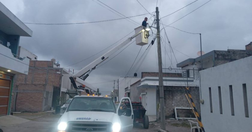 ¡XALISCO MÁS ILUMINADO! MEJORAN EL ALUMBRADO EN DIVERSAS CALLES DEL MUNICIPIO