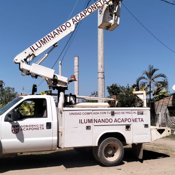 “ILUMINANDO ACAPONETA” LLEGA A SAN MIGUEL Y REFUERZA EL ALUMBRADO PÚBLICO