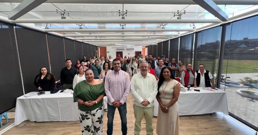 ¡HÉCTOR SANTANA FORTALECE LA PROFESIONALIZACIÓN EMPRESARIAL EN Bahía de Banderas!