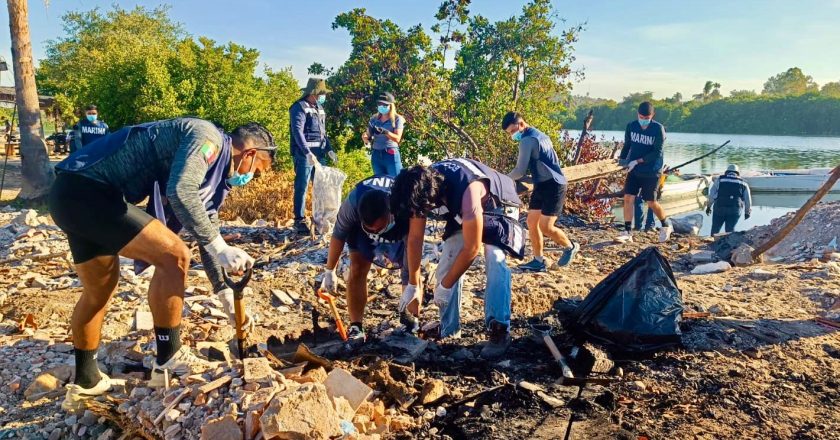 Gobierno Municipal recolecta 8.5 toneladas de residuos en Estero El Infiernillo durante jornada “Cuidemos los Manglares”