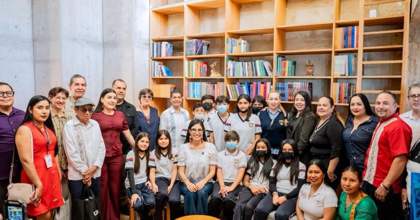 Geraldine inaugura en Tepic biblioteca especializada en pueblos originarios