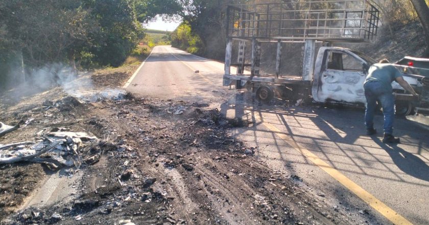 Continúan labores para mejorar el tránsito en Xalisco