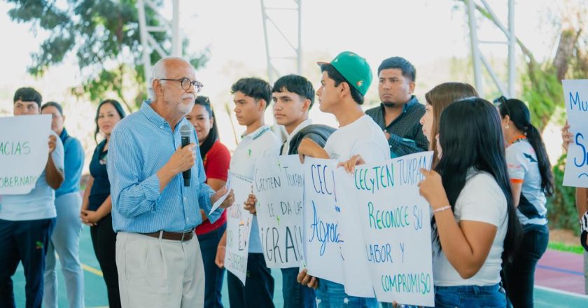 Navarro Quintero y Beatriz Estrada mejoran condiciones educativas en el CECyTEN No. 10 de Tuxpan