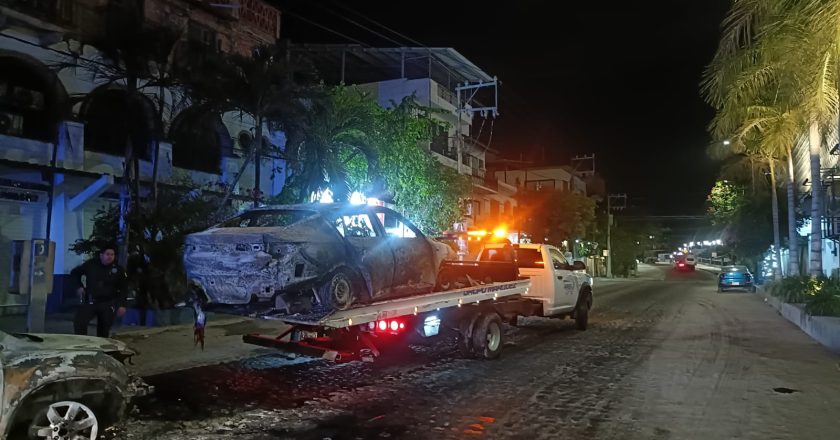Avanzan acciones para restablecer la circulación en Puerto Vallarta