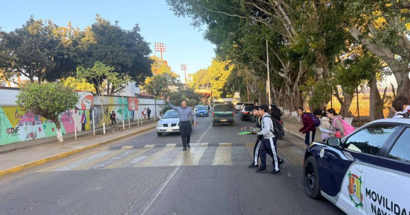 CRUCES ESCOLARES SEGUROS CON VIGILANCIA PERMANENTE