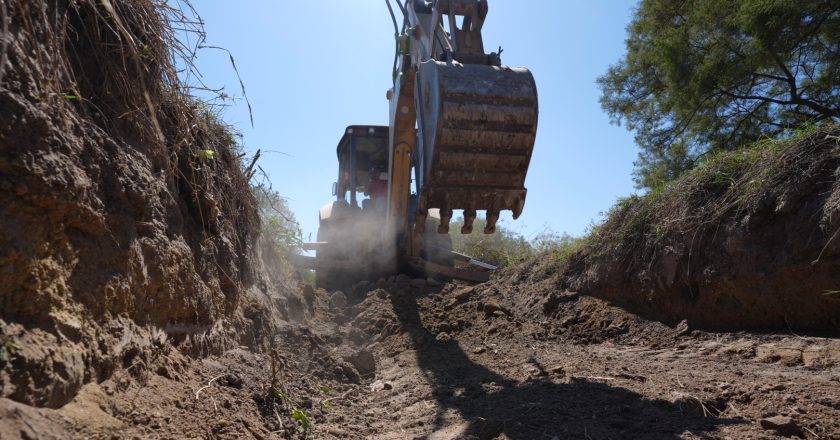 LIMPIEZA Y DESAZOLVE EN CANAL PLUVIAL DE VILLAS DE ZAPOPAN