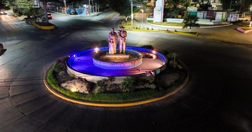 Tepic amanece con nueva escultura en una de sus glorietas más conocidas