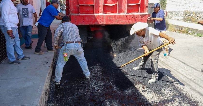 AVANZAN TRABAJOS DE BACHEO EN XALISCO