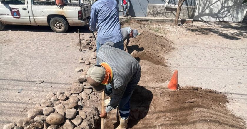 REPARAN FUGA DE AGUA PARA MEJORAR EL SERVICIO EN ACAPONETA