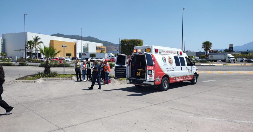 REALIZAN SIMULACRO DE SISMO E INCENDIO EN CASINO DE TEPIC PARA FORTALECER LA PREVENCIÓN