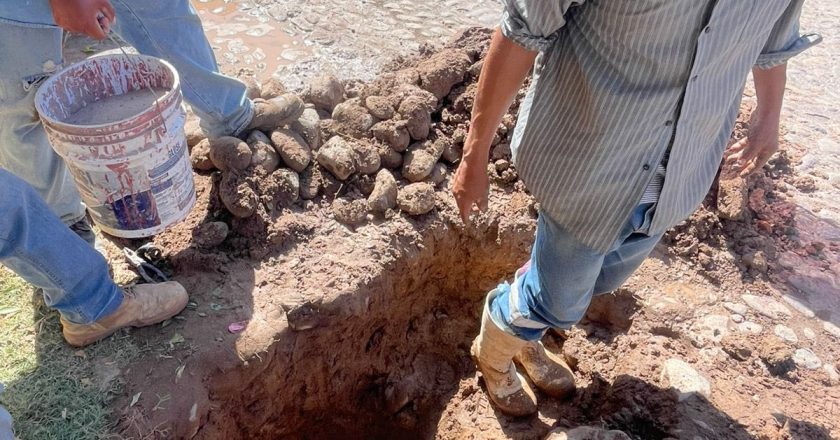 REPARAN FUGA DE AGUA EN CALLE GUERRERO PARA MEJORAR EL SERVICIO