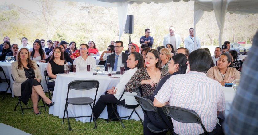 RECONOCE GOBIERNO DE NAYARIT LABOR DEL INSTITUTO MARAKAME EN SU 18° ANIVERSARIO