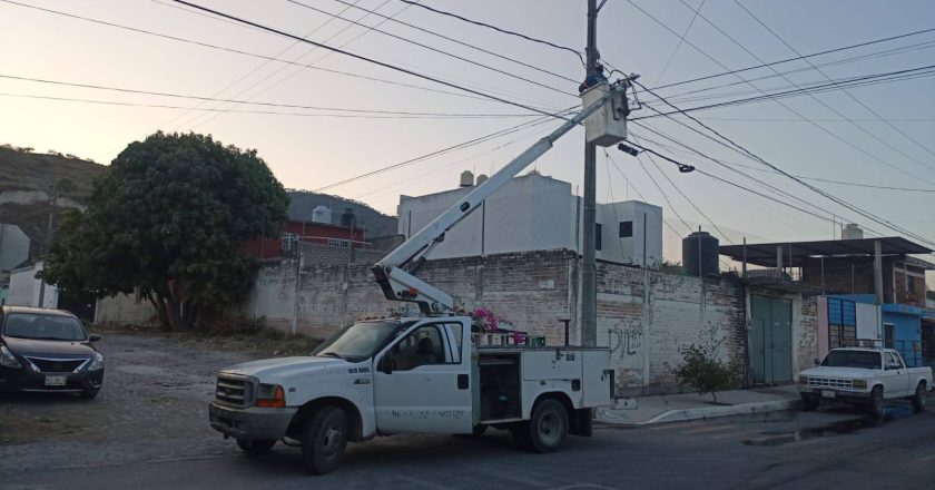 XALISCO MÁS ILUMINADO: MEJORAN ALUMBRADO EN VARIAS COLONIAS